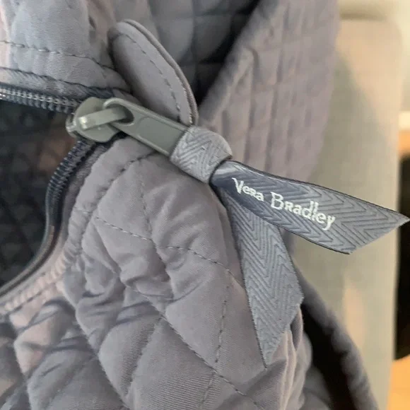 NWT Vera Bradley large travel duffel carbon grey - Picture 6 of 12